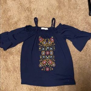 khole’s off shoulder shirt